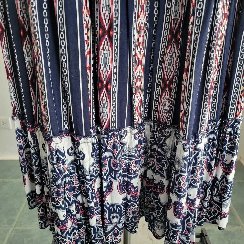 Solitaire Navy & White Patterned maxi skirt (Size: Large)